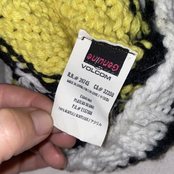 Volcom Knit Puff Ball Beanie Hat One Size Stretch Winter Adult Skate Yellow - Picture 5 of 5